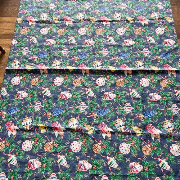 Christmas Cotton Table Cloth 52x72 inches, Santa Themed Tablecloth, Rectangle - Picture 8 of 9